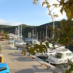 Holiday home Aristoula House *