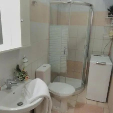 Aristoula House بيت للعطل