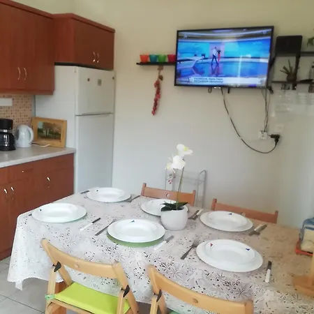 Aristoula House بيت للعطل *