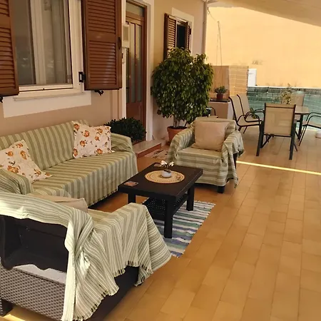 Aristoula House シヴォタ