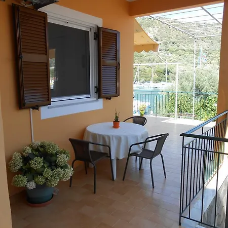 بيت للعطل Aristoula House *