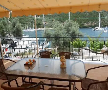 بيت للعطل Aristoula House *