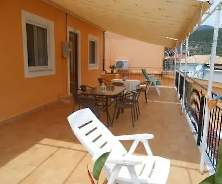 Aristoula House بيت للعطل